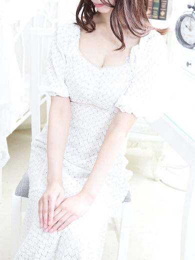 【りりあさん】<br />
高身長でスレンダースタイルにハリのあるDカップ美乳の美女！ <br />
清楚で、おとなしい性格の綺麗系の美女ですよ♪